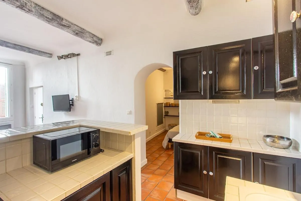 Charm Of Vieil Antibes, Quiet 2-4Pers Apartment
